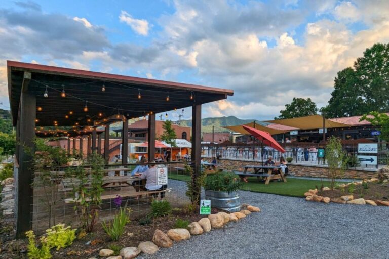 6 Best Patios in Black Mountain